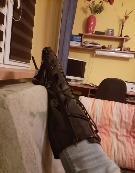 rubbobject doll Nackt auf OnlyFans