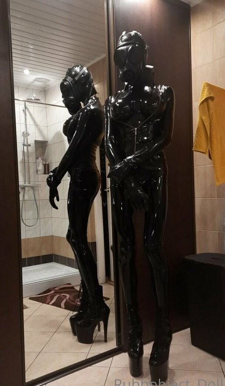 rubbobject doll OnlyFans Fotos