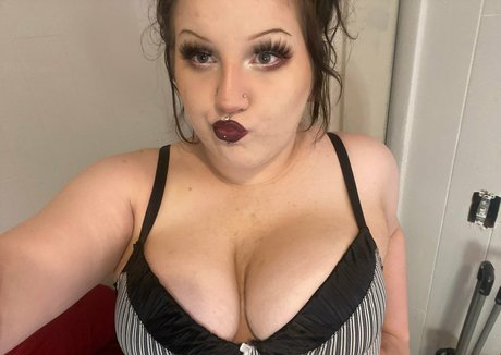 moaningbrat OnlyFans Fotos