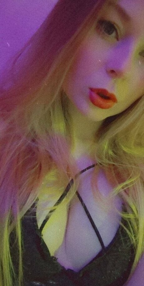 a tendergirl vialeti Leaks von OnlyFans