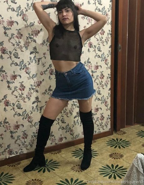 rockertqueen1 OnlyFans Striptease