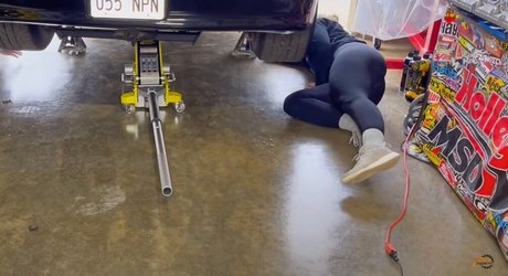 Britney Automotive Nacktbilder OnlyFans Leak