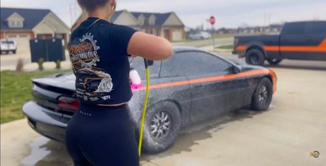 Britney Automotive Neue geleakte OnlyFans-Inhalte