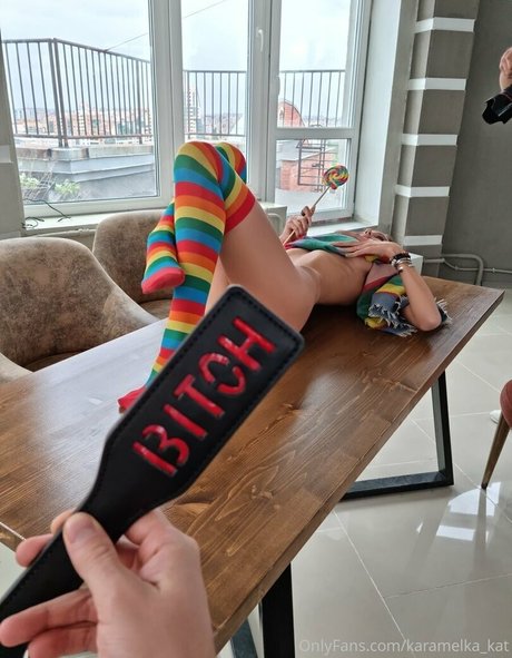 karamelka kat OnlyFans nackte Brüste