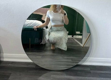 BeeTheHotwife OnlyFans Nackt