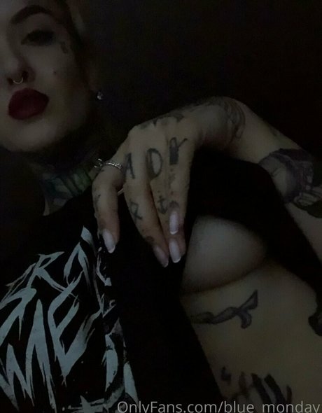 blue monday Bilder OnlyFans