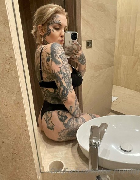 blue monday Nacktbilder von OnlyFans geleakt