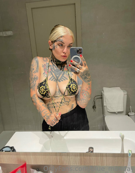 blue monday Nacktbilder OnlyFans