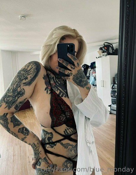 blue monday Heiße OnlyFans Inhalte