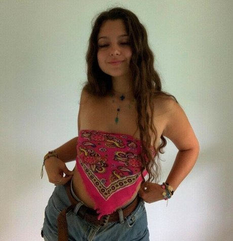 Chloeforero OnlyFans Strip