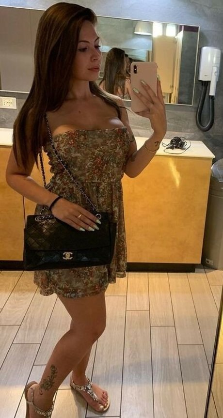 Silvia Iorio OnlyFans Bilder