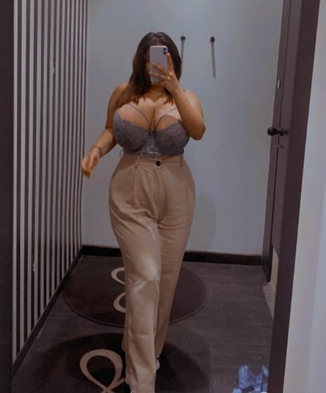 Charu Sharma OnlyFans Bilder geleakt