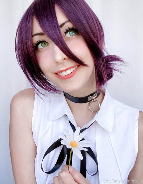 evvils Nackt auf OnlyFans