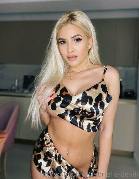 gabrielladeville Porn OnlyFans Leaks