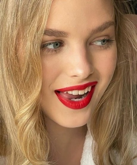 Teagan Croft OnlyFans Striptease