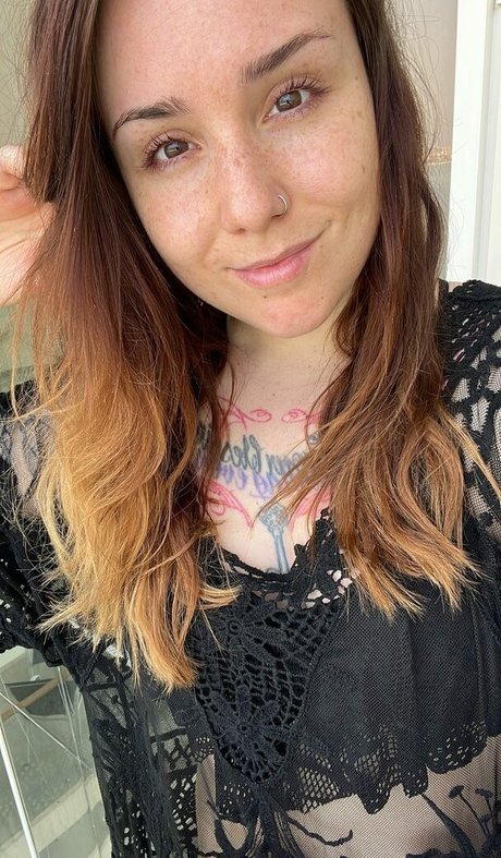 Missrage Nacktpornos auf OnlyFans