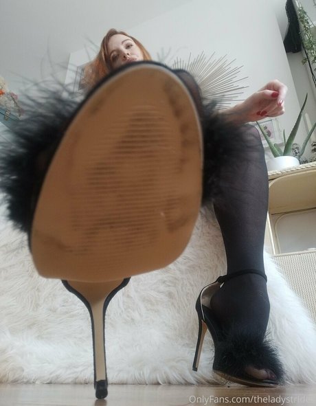 giantessgingerofficial OnlyFans Brüste Bild