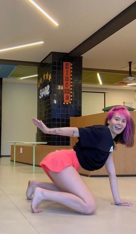 Juliakbarni OnlyFans Beiträge