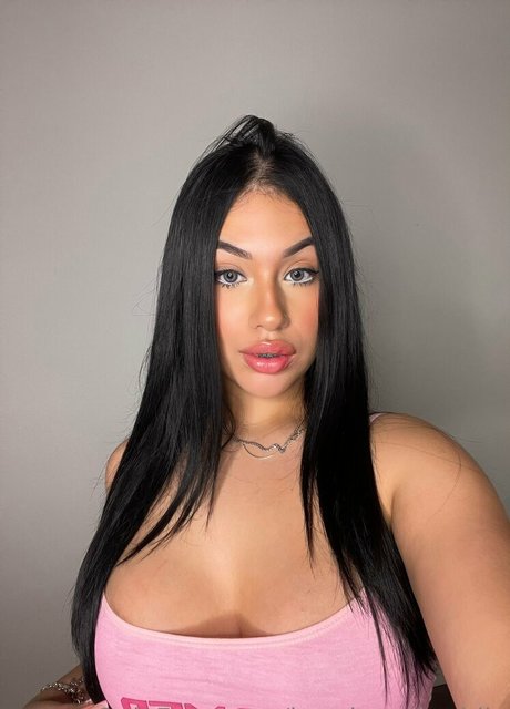 honduranbaddie NSFW OnlyFans