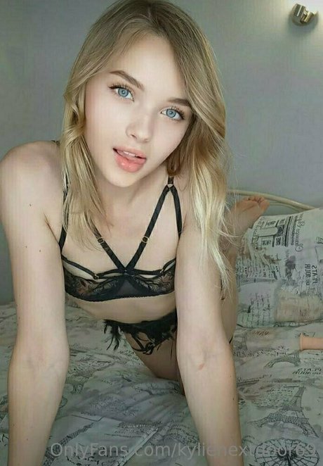 kylienextdoor69 OnlyFans Sex Leaks