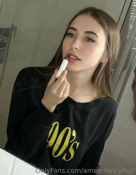 little lisa Nacktbilder von OnlyFans