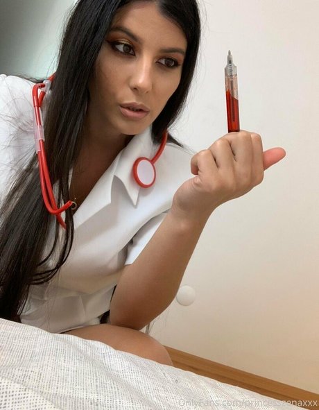 princesszenaxxx OnlyFans explizite Inhalte