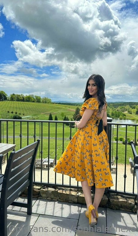 Sophialeonexo OnlyFans