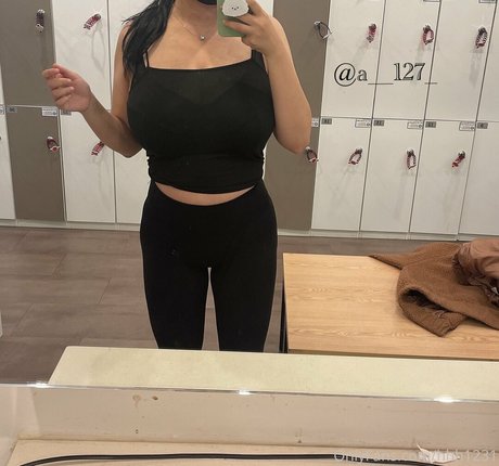 hhh1231 OnlyFans Nacktbilder