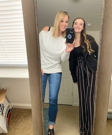 HealthyHappyFitandProud Leaked OnlyFans Content