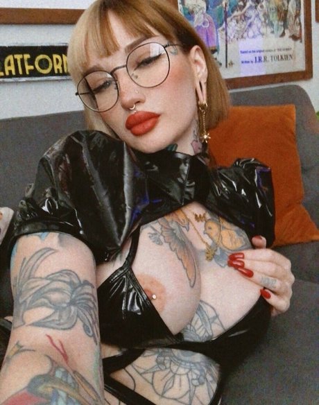 Hviley Rose OnlyFans Bilder