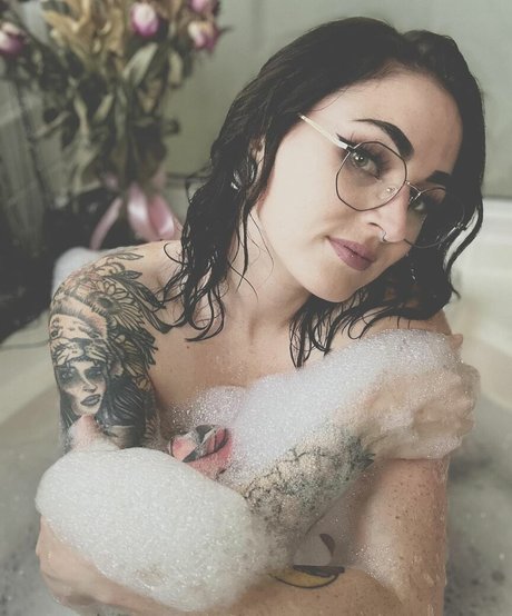 baeporeon OnlyFans Nacktfotos