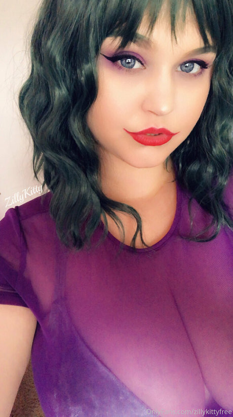 zillykittyfree OnlyFans Striptease