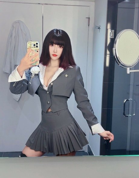 MissWarmJ OnlyFans Nacktbilder