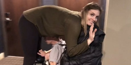 Hannah Alyward OnlyFans Arsch Leak