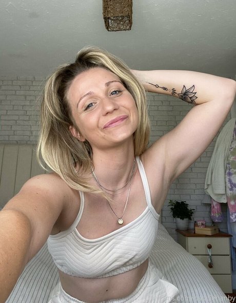 NatalieHanby OnlyFans Striptease