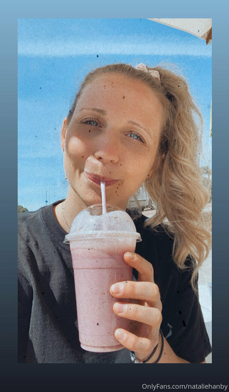NatalieHanby OnlyFans nackte Brüste