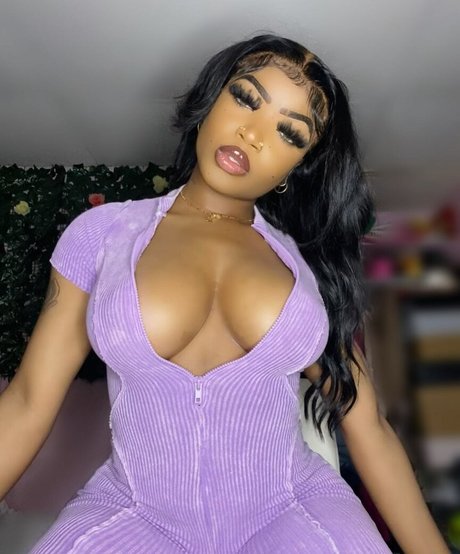 Zarijinsei OnlyFans-Bilder