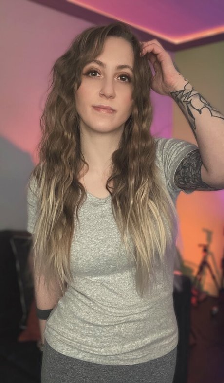 Nicholena Strip OnlyFans