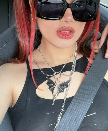 Chxrrychick Nackt auf OnlyFans