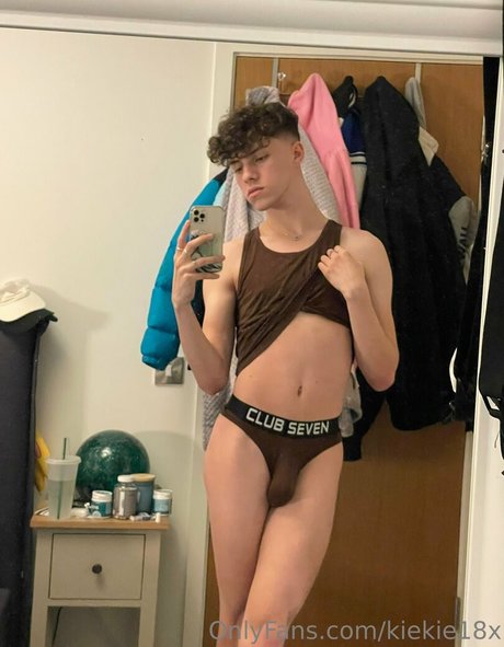 dünne asiatische onlyfans kostenlos sexy Foto