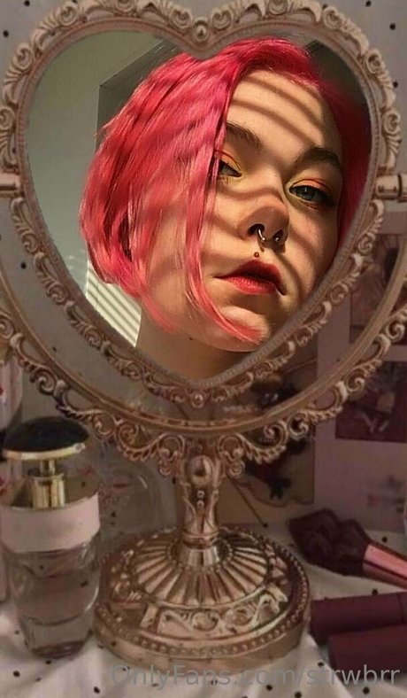 strwbrr OnlyFans Nackt Leaks