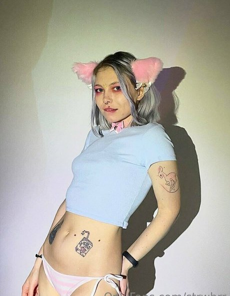 strwbrr Nacktpornos auf OnlyFans