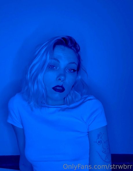 strwbrr OnlyFans Inhaltstyp