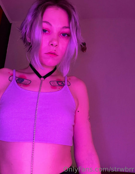 strwbrr OnlyFans Leak