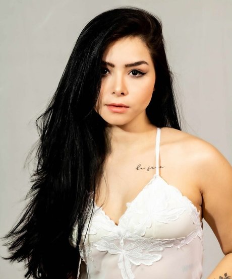 Eduarda Yuni OnlyFans nackt