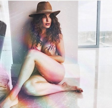 Nadine Velazquez Nacktpornos auf OnlyFans