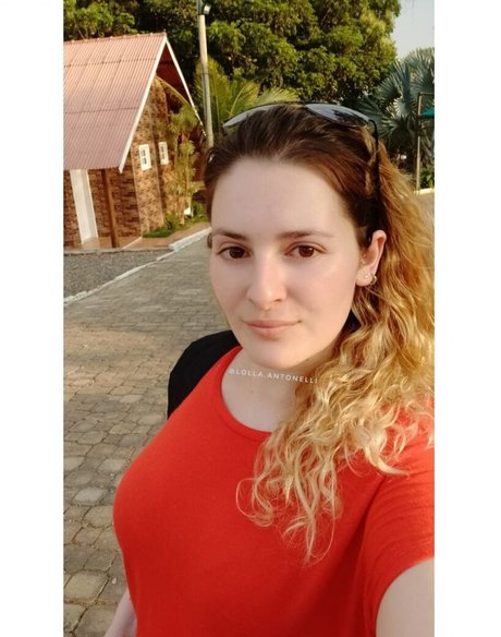 Lolla Antonielli OnlyFans Inhalte