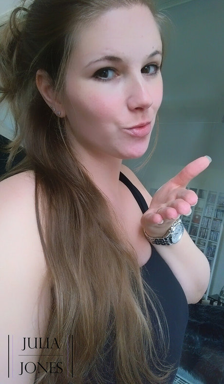 julia jones rocks Nacktbilder von OnlyFans