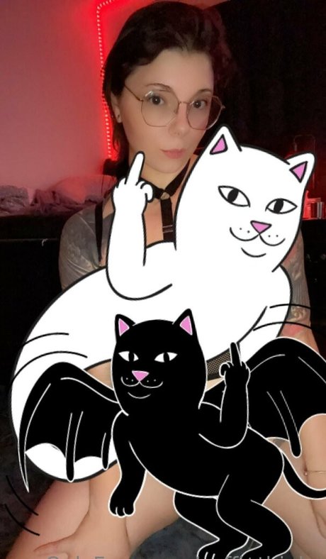 coffinthighs OnlyFans Lesbisch