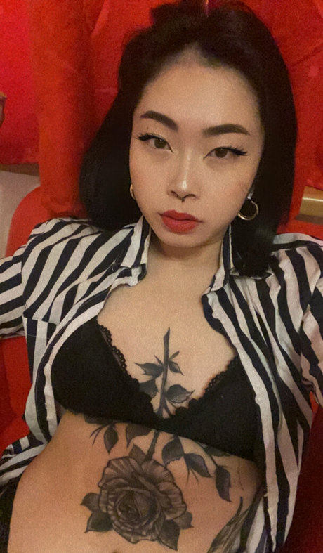 reallingxiaoyu OnlyFans Striptease